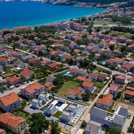 & Isola Hotel 5*