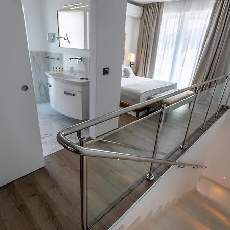 Hotel & Isola Baška