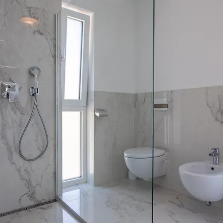 Hotel & Isola Baška